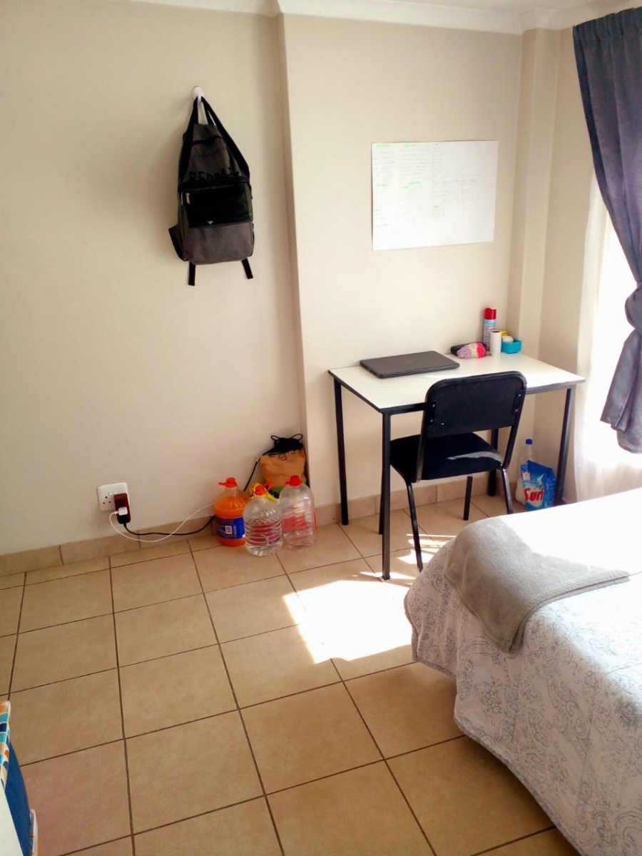8 Bedroom Property for Sale in Brandwag Free State